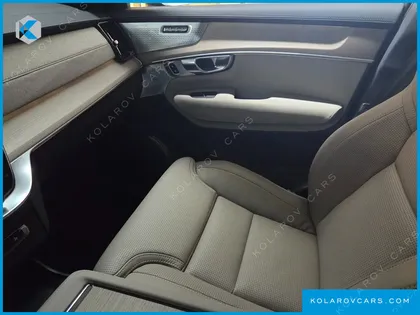 VOLVO XC90 T8 ULTRA BRIGHT HYBRID