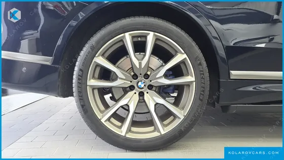BMW X7 M50D