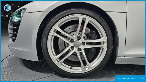 AUDI R8 4.2 V8 COUPE