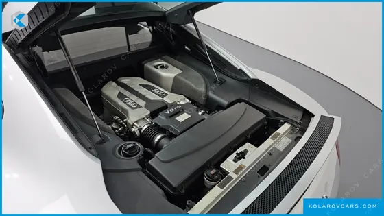 AUDI R8 4.2 V8 COUPE