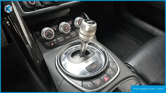 AUDI R8 4.2 V8 COUPE