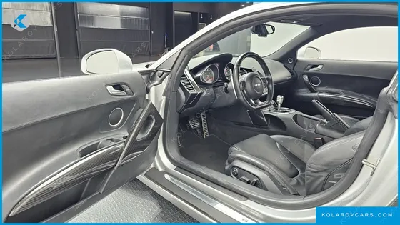 AUDI R8 4.2 V8 COUPE