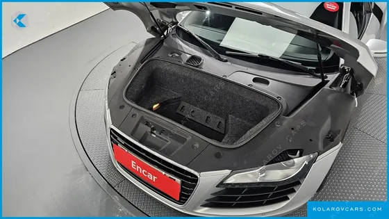 AUDI R8 4.2 V8 COUPE