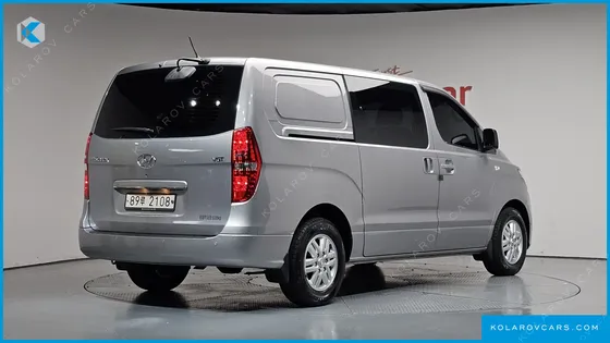 HYUNDAI STAREX VAN 5-SEATER