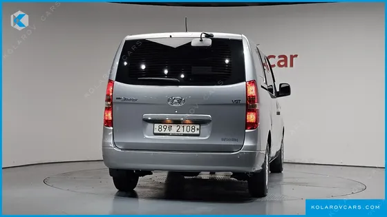 HYUNDAI STAREX VAN 5-SEATER