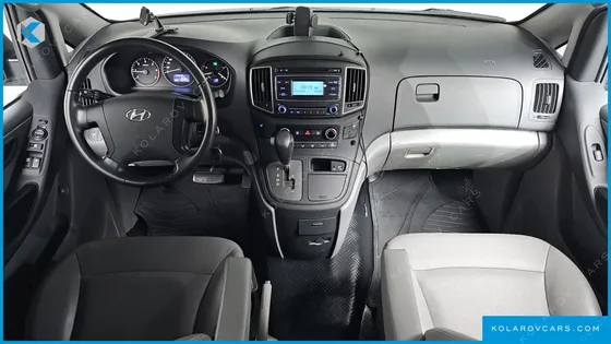 HYUNDAI STAREX VAN 5-SEATER