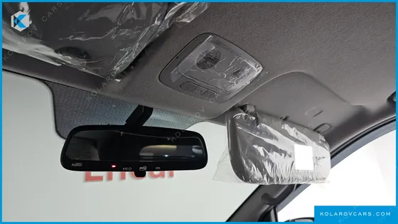 HYUNDAI STAREX VAN 5-SEATER