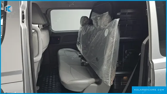 HYUNDAI STAREX VAN 5-SEATER