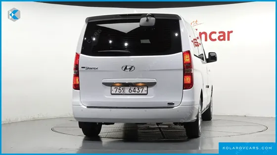 HYUNDAI STAREX 12-SEATER LPI