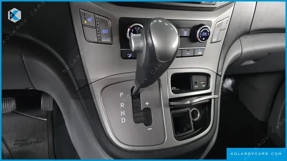 HYUNDAI STAREX 12-SEATER LPI