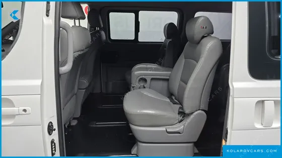 HYUNDAI STAREX 12-SEATER LPI