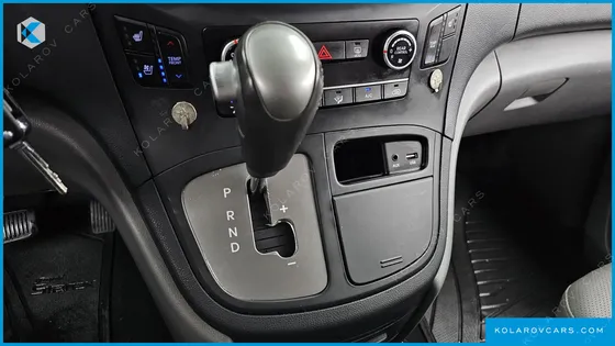 HYUNDAI STAREX WAGON 11-SEATER