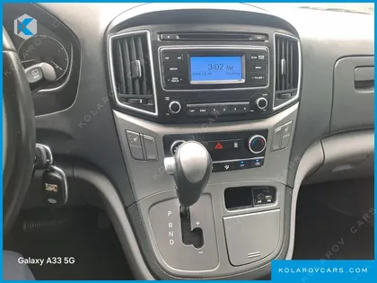 HYUNDAI STAREX VAN 3-SEATER