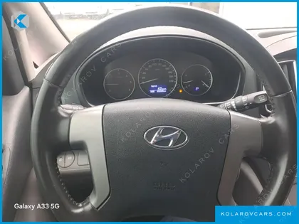HYUNDAI STAREX VAN 3-SEATER