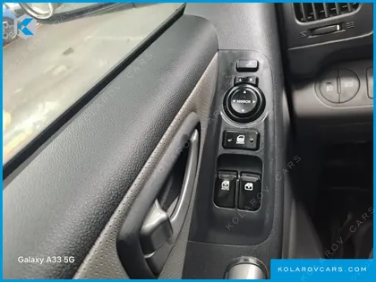 HYUNDAI STAREX VAN 3-SEATER