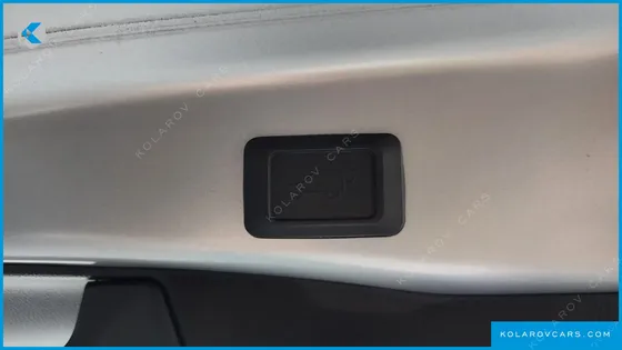 TOYOTA RAV4 2.5 2WD HYBRID XLE