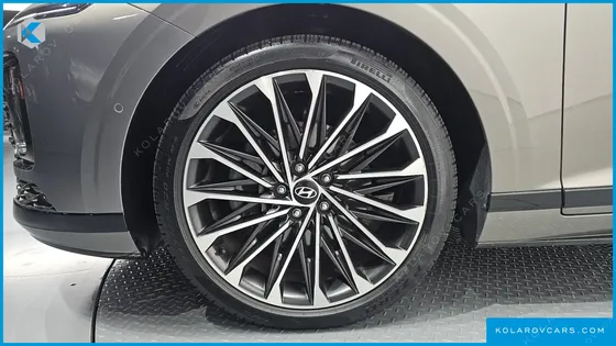 HYUNDAI GRANDEUR 2,5 GASOLINE 2WD