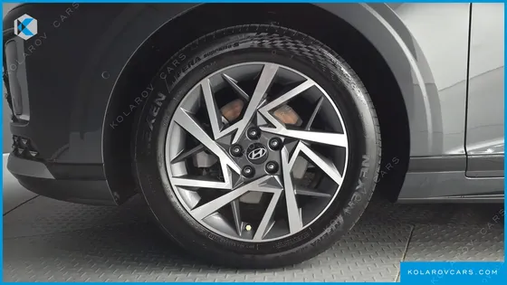 HYUNDAI GRANDEUR 2,5 GASOLINE 2WD