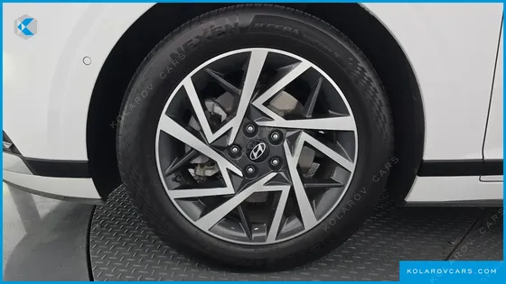 HYUNDAI GRANDEUR 2,5 GASOLINE 2WD