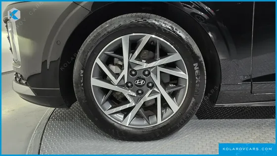 HYUNDAI GRANDEUR 2,5 GASOLINE 2WD