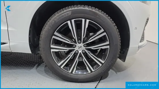 VOLVO XC60 B5 INSCRIPTION