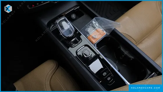 VOLVO XC60 B5 INSCRIPTION