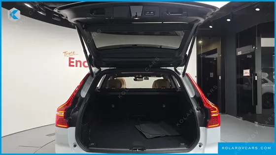 VOLVO XC60 B5 INSCRIPTION