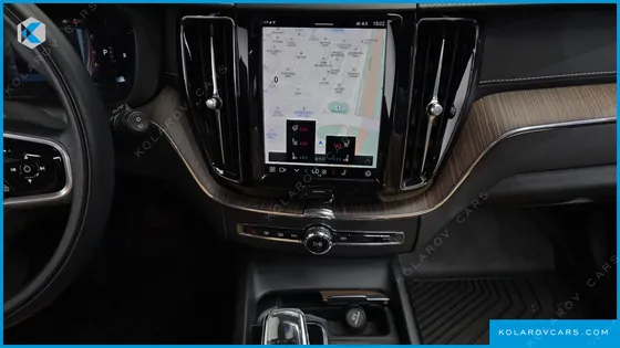 VOLVO XC60 B5 INSCRIPTION