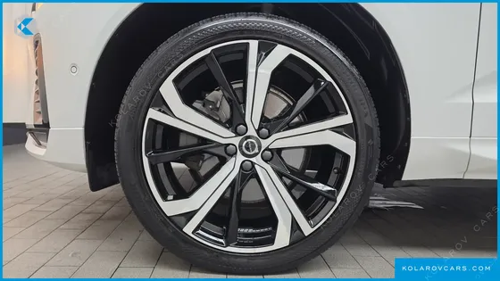 VOLVO XC60 B6 R-DESIGN