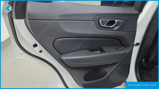 VOLVO XC60 B6 R-DESIGN