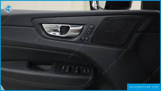 VOLVO XC60 B6 R-DESIGN