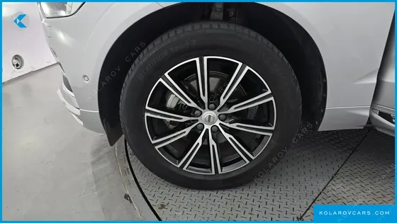 VOLVO XC60 B5 INSCRIPTION