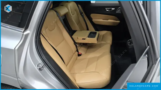 VOLVO XC60 B5 INSCRIPTION