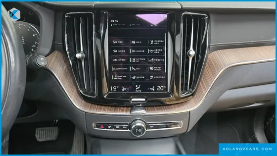 VOLVO XC60 B5 INSCRIPTION