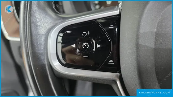 VOLVO XC60 B5 INSCRIPTION