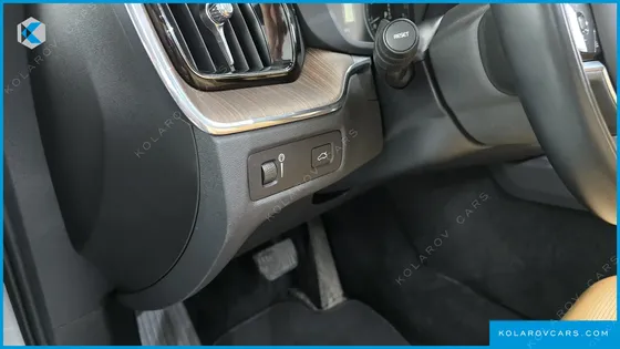 VOLVO XC60 B5 INSCRIPTION