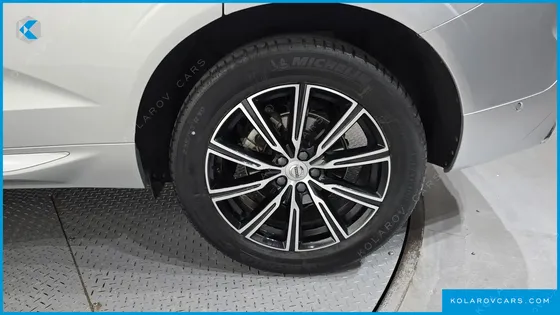 VOLVO XC60 B5 INSCRIPTION
