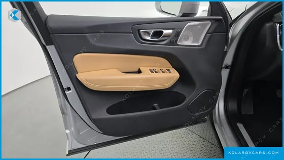 VOLVO XC60 B5 INSCRIPTION