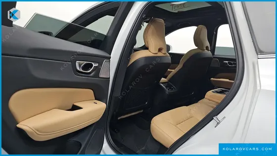 VOLVO XC60 B5 ULTRA BRIGHT