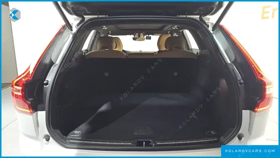 VOLVO XC60 B5 ULTRA BRIGHT