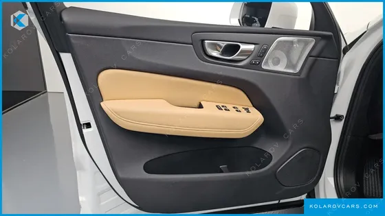 VOLVO XC60 B5 ULTRA BRIGHT