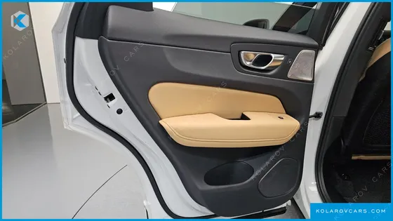 VOLVO XC60 B5 ULTRA BRIGHT