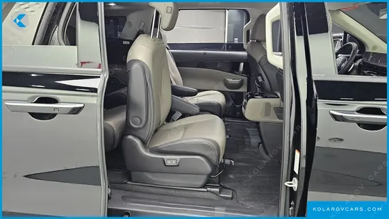 KIA CARNIVAL GASOLINE 9-SEATER GRAVITY