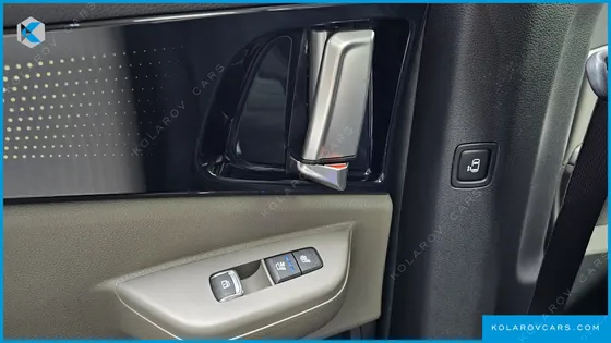 KIA CARNIVAL GASOLINE 9-SEATER GRAVITY