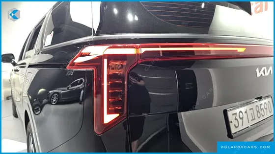 KIA CARNIVAL GASOLINE 9-SEATER GRAVITY