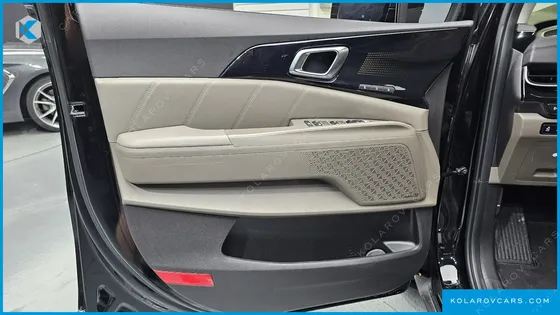 KIA CARNIVAL GASOLINE 9-SEATER GRAVITY