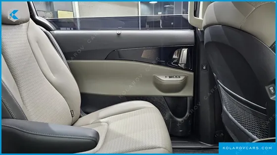 KIA CARNIVAL GASOLINE 9-SEATER GRAVITY
