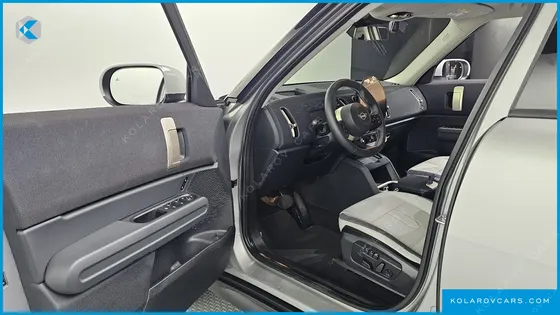 MINI COUNTRYMAN ALL4 CLASSIC FIRST EDITION