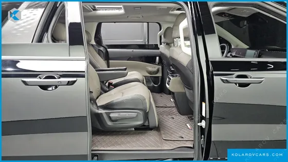 KIA CARNIVAL GASOLINE 7-SEATER GRAVITY