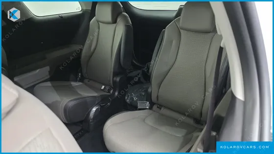 KIA CARNIVAL GASOLINE 9-SEATER GRAVITY